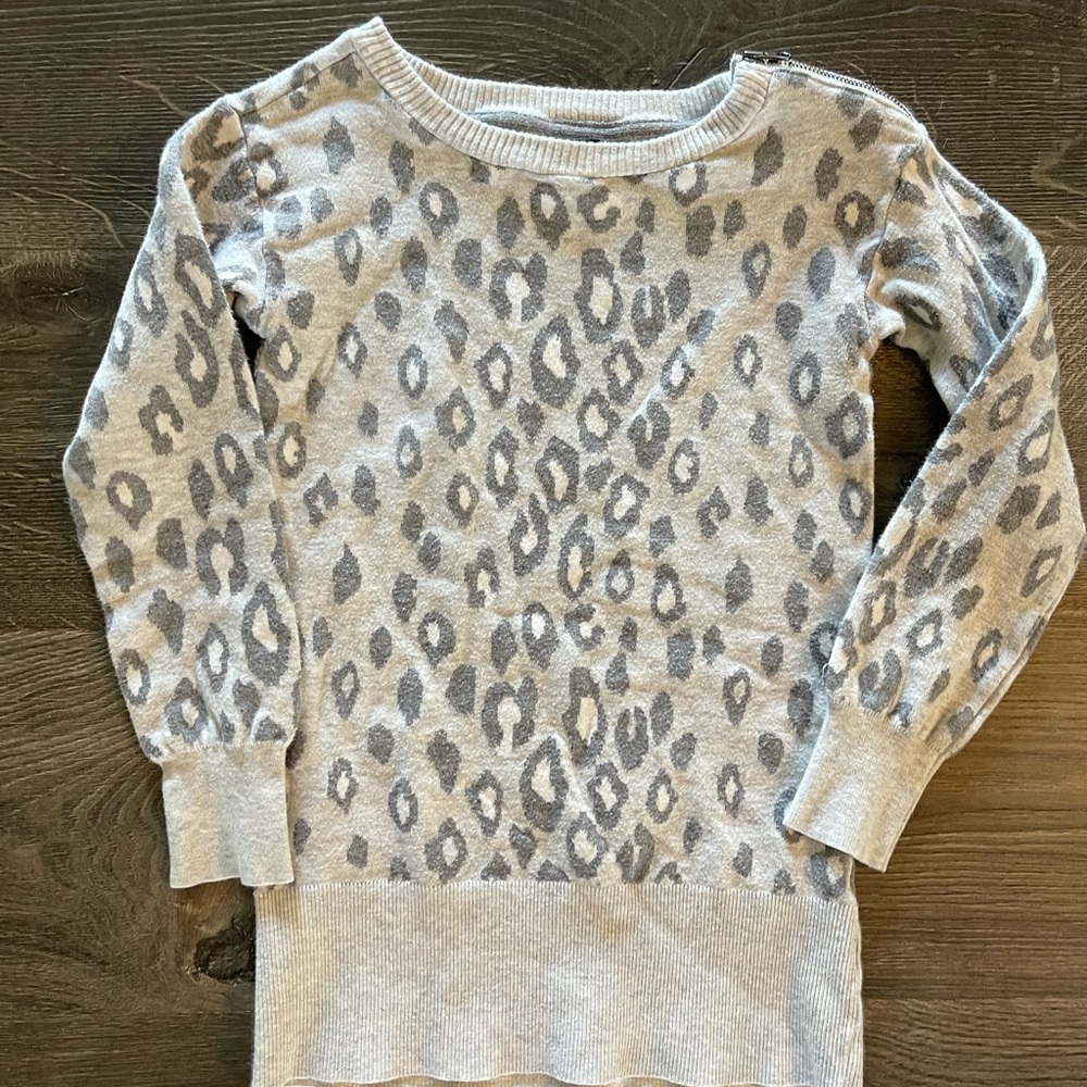 Girls sweater. gap size small